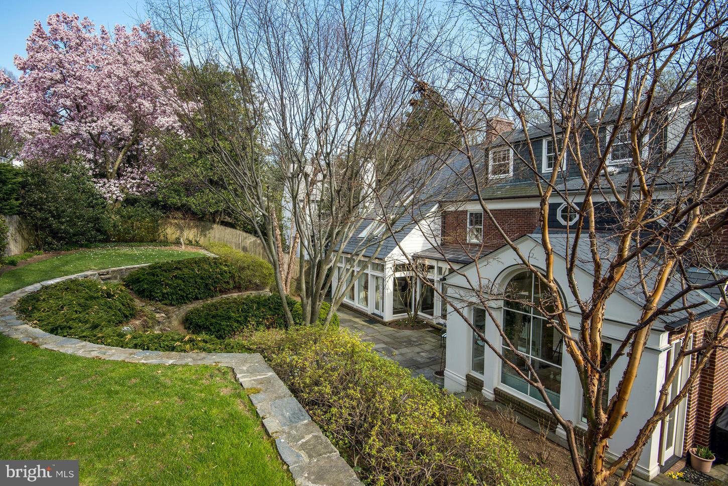 WESLEY HEIGHTS - Residential