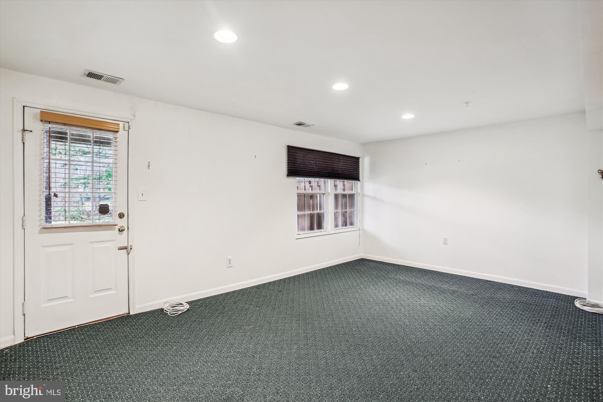 JAMES CREEK - Residential Lease