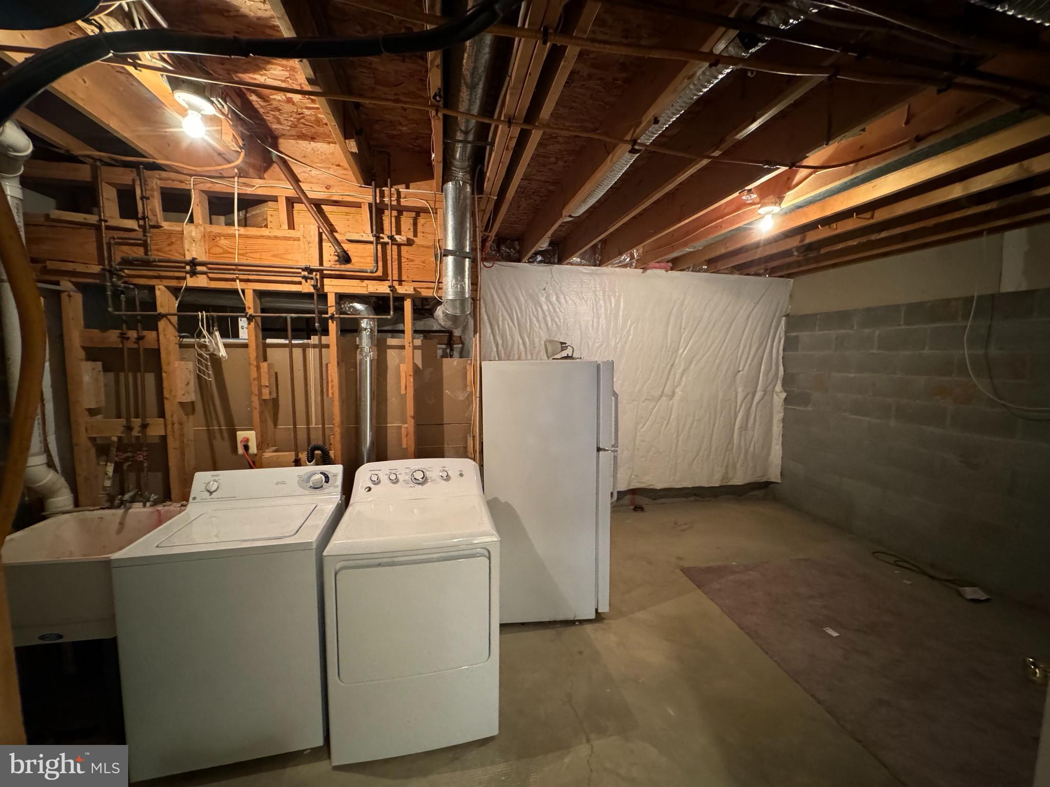 JAMES CREEK - Residential Lease