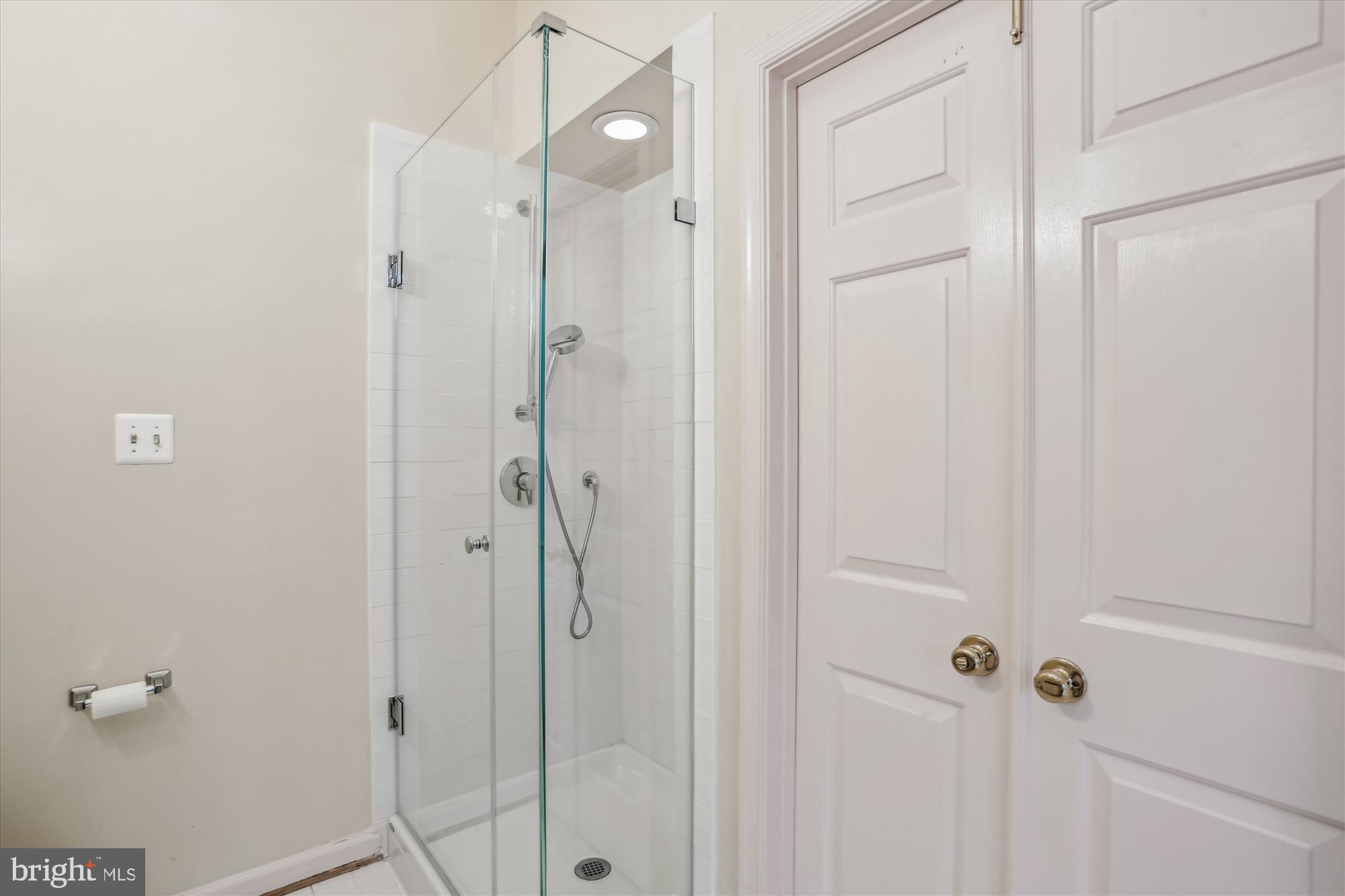 JAMES CREEK - Residential Lease