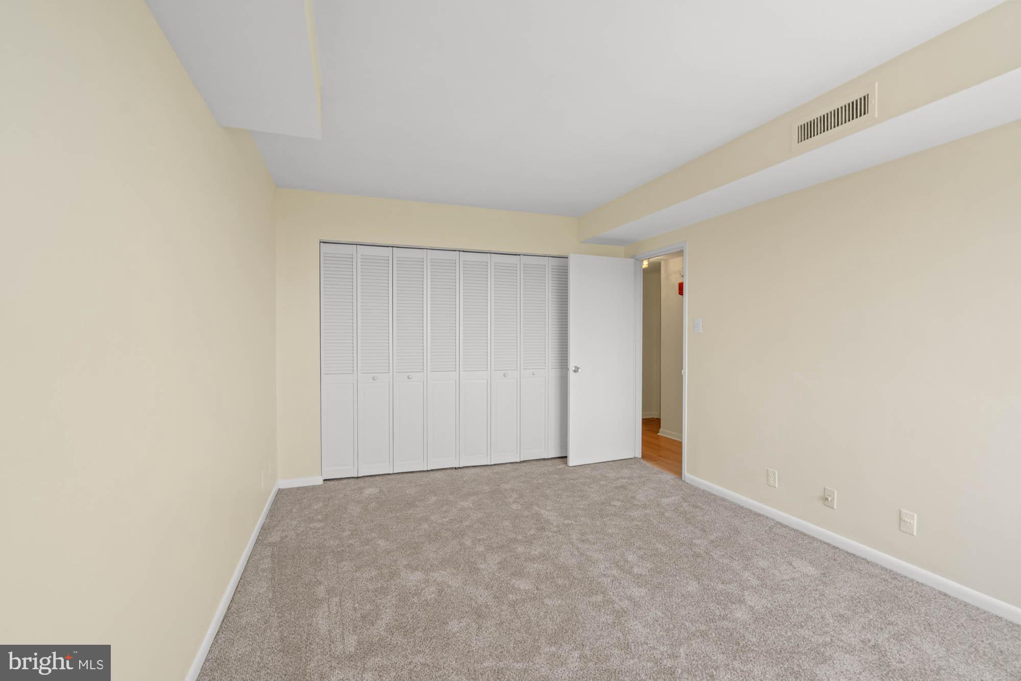 WHITEHALL - Residential