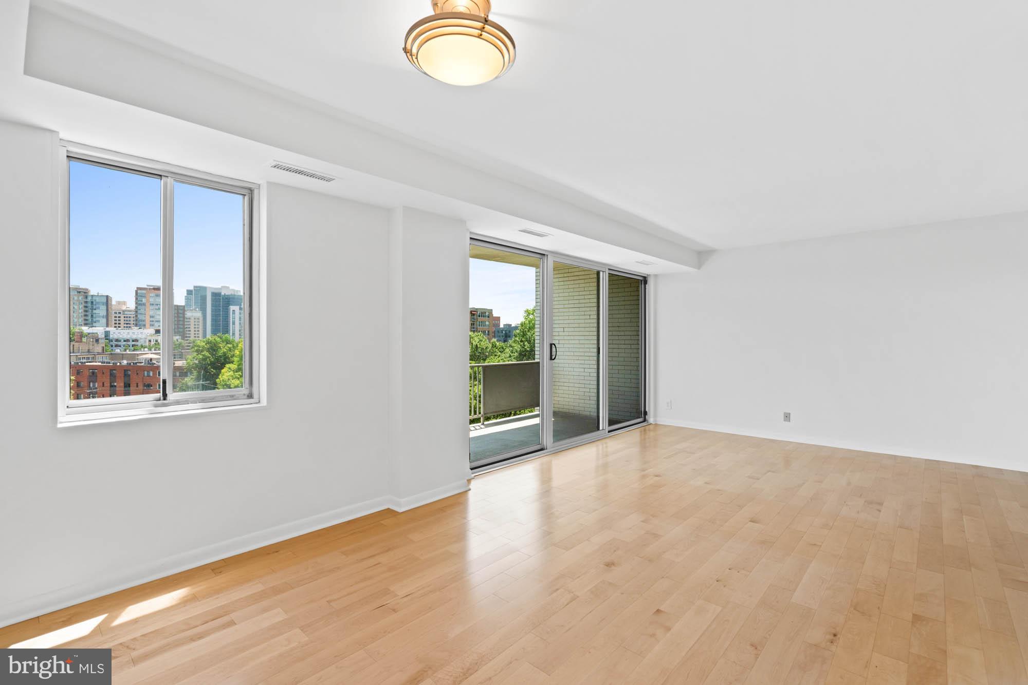 WHITEHALL - Residential