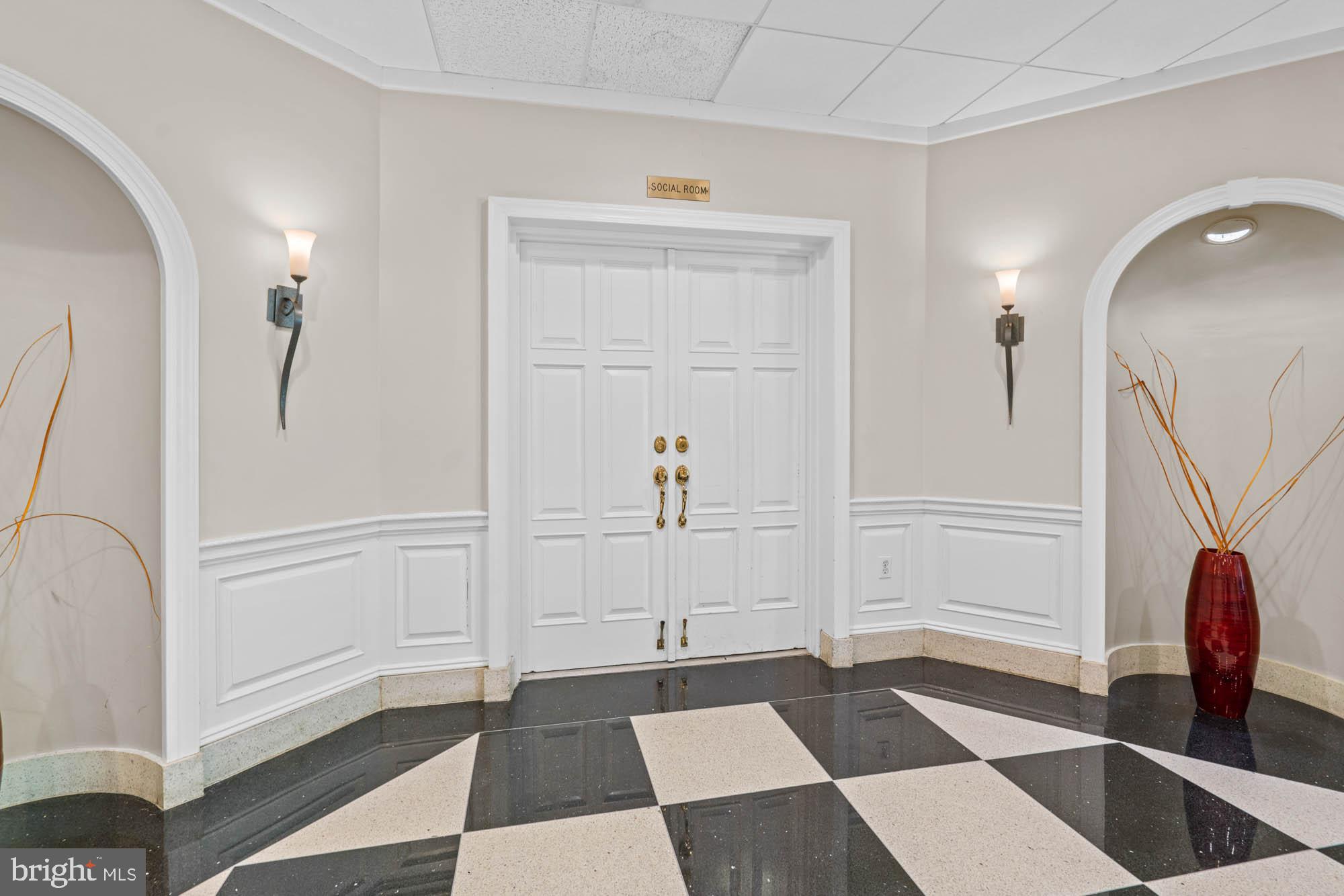 WHITEHALL - Residential