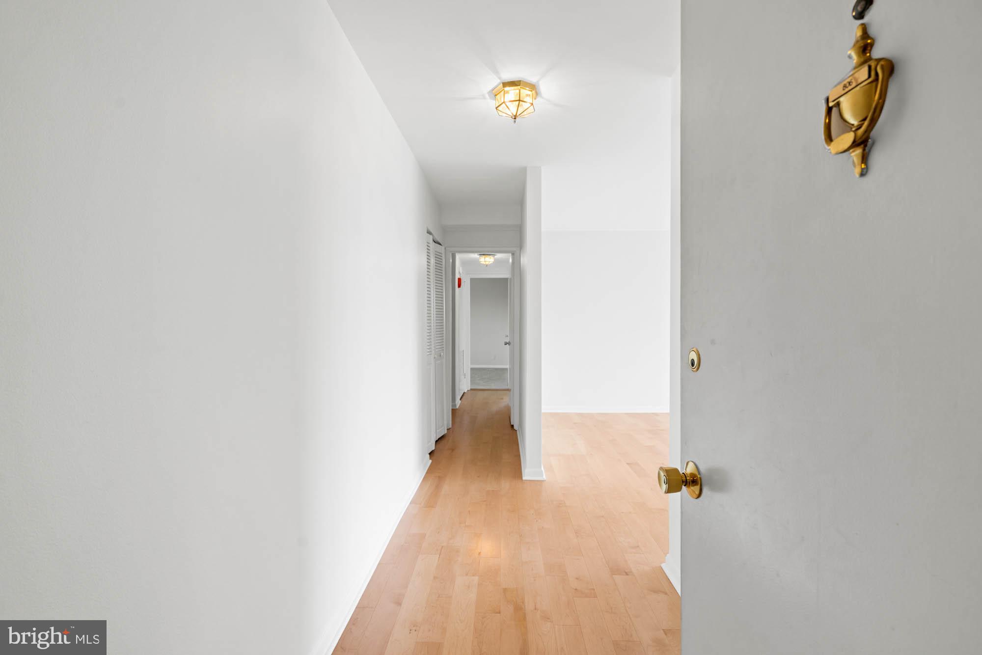 WHITEHALL - Residential