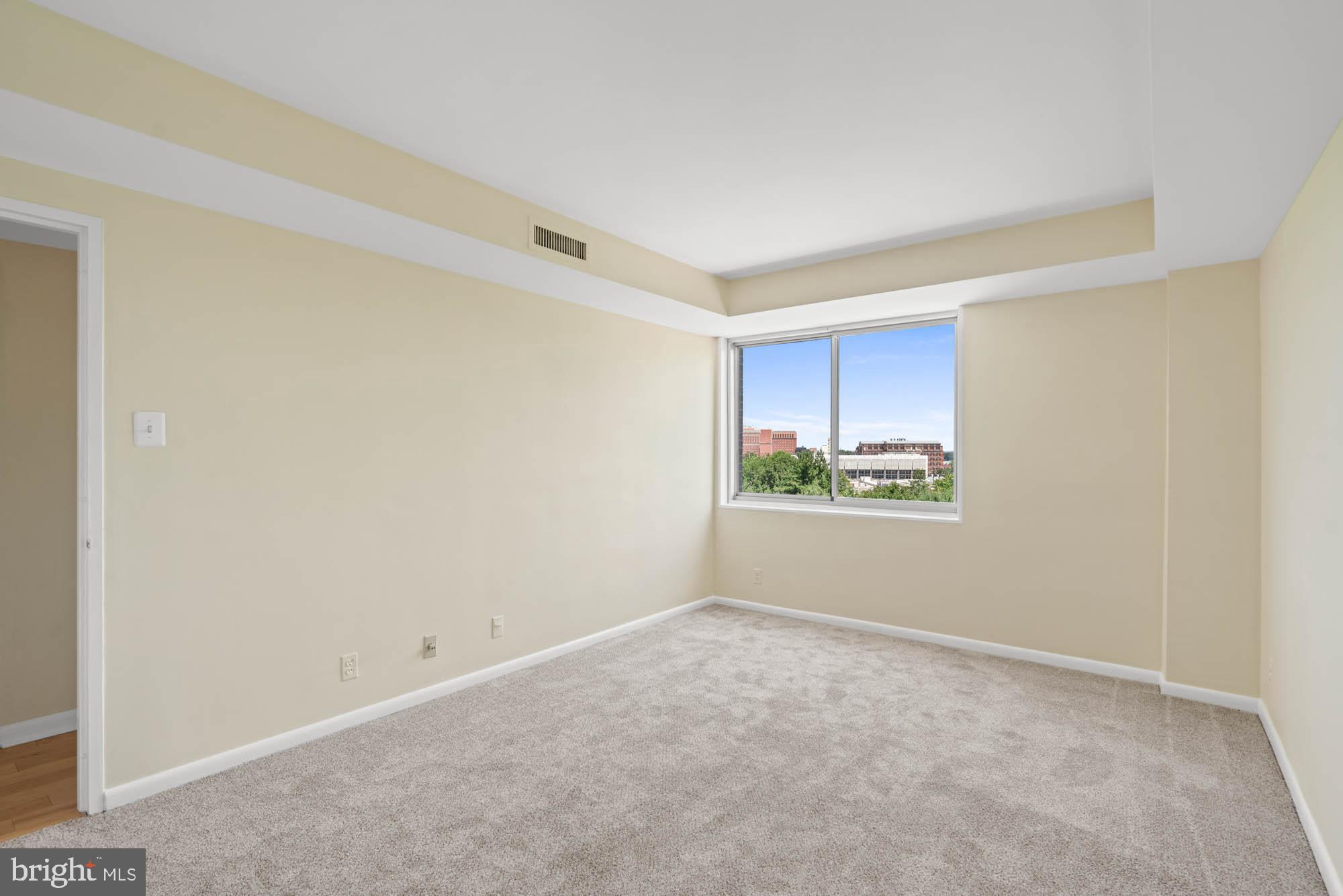 WHITEHALL - Residential