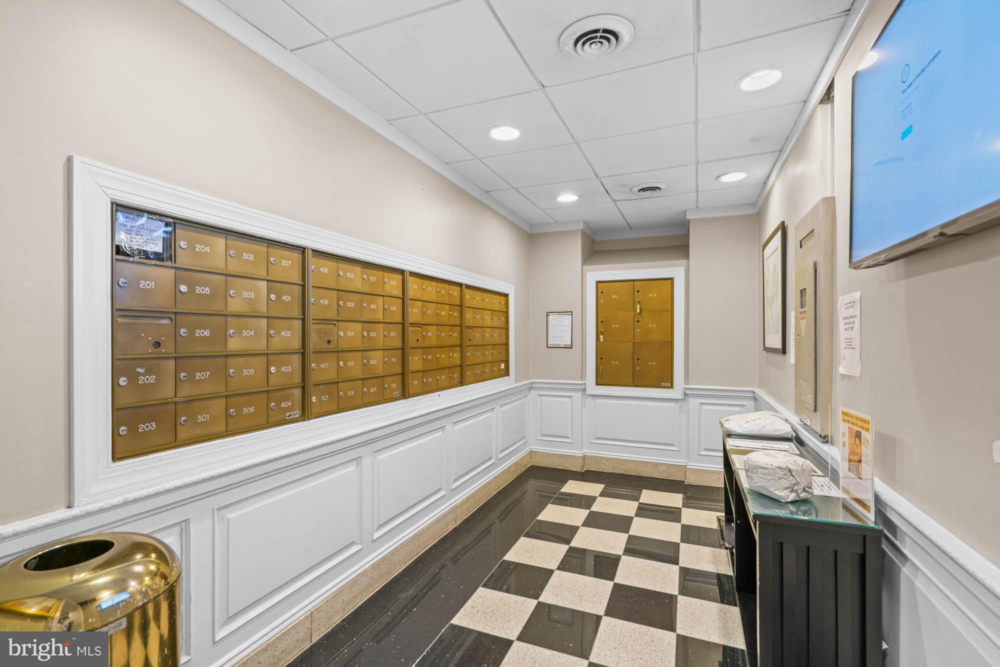 WHITEHALL - Residential