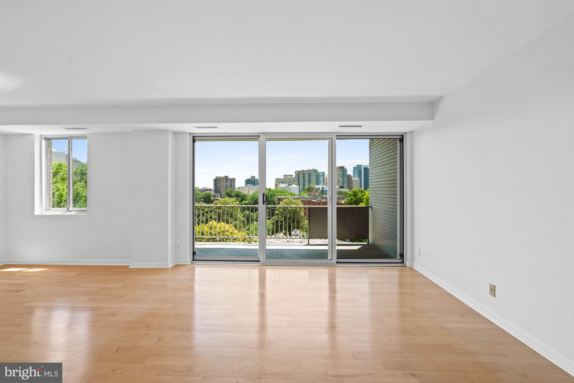 WHITEHALL - Residential