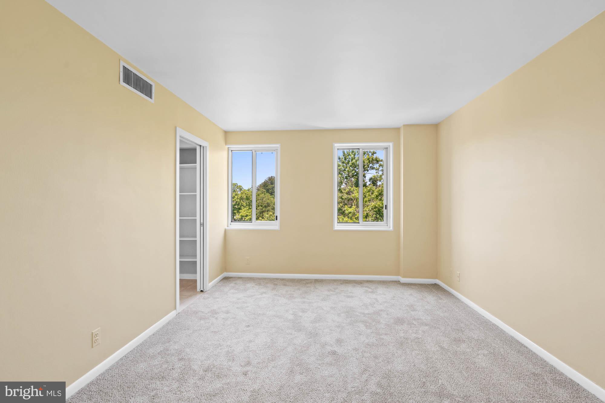 WHITEHALL - Residential