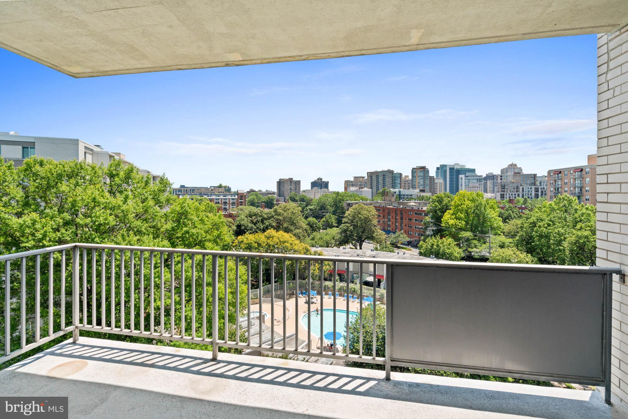 WHITEHALL - Residential