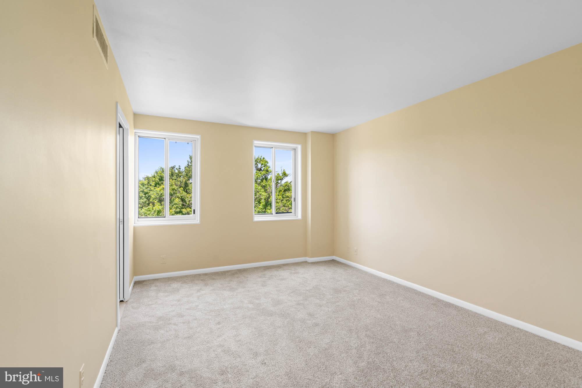 WHITEHALL - Residential