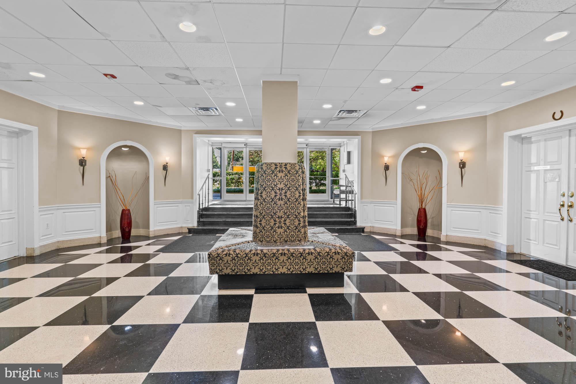 WHITEHALL - Residential