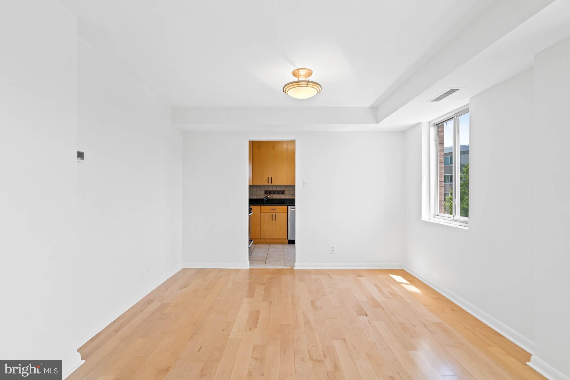 WHITEHALL - Residential