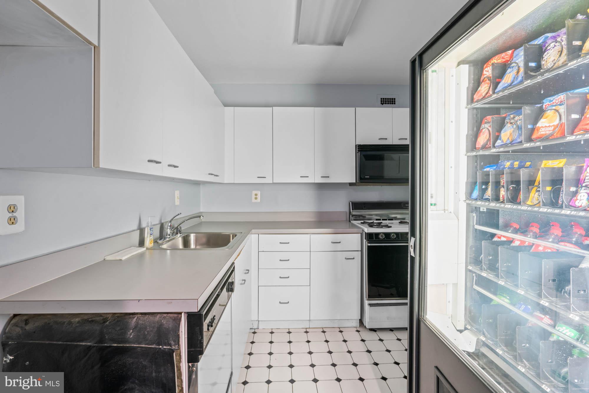 WHITEHALL - Residential