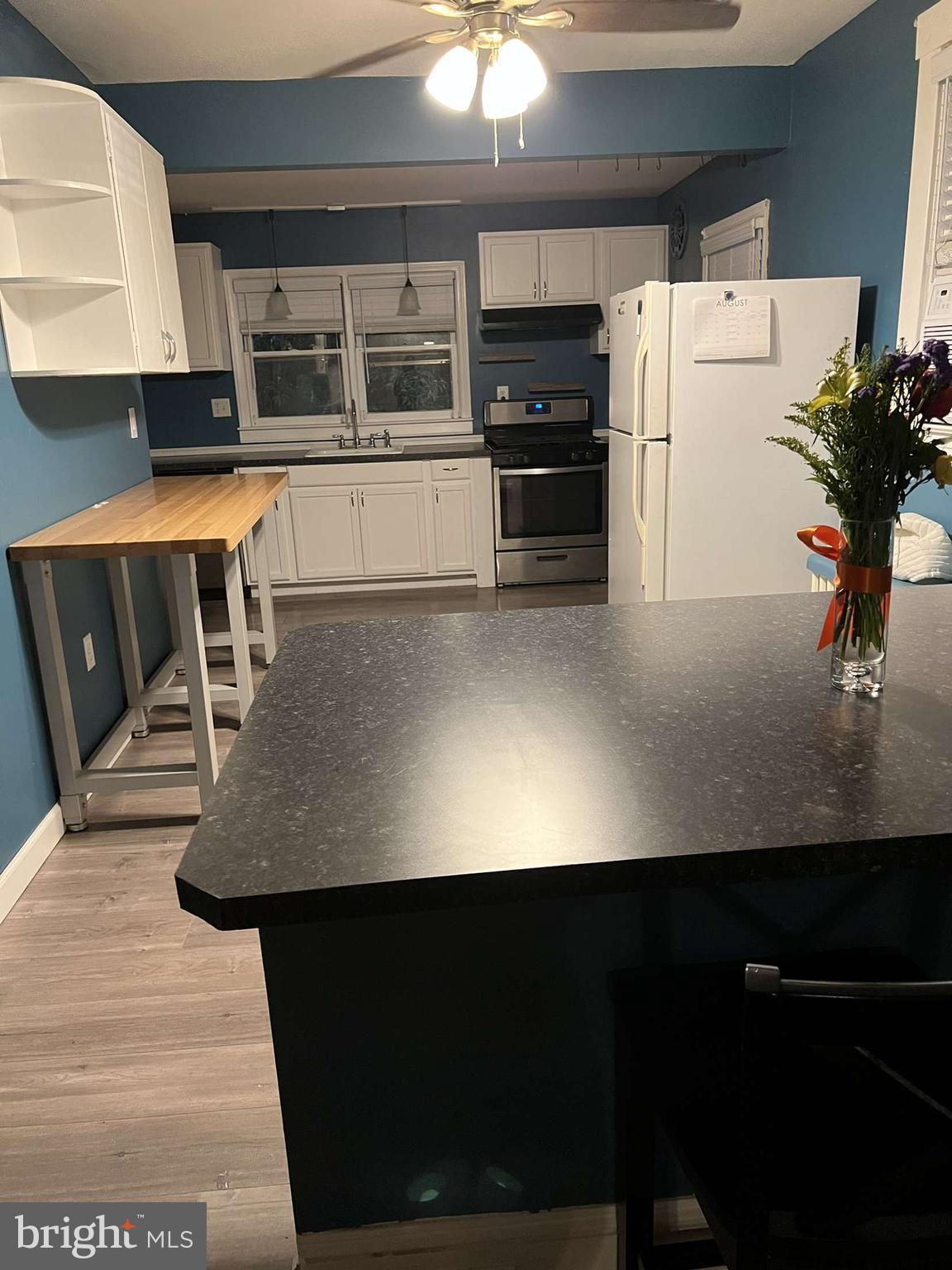 TEN HILLS - Residential