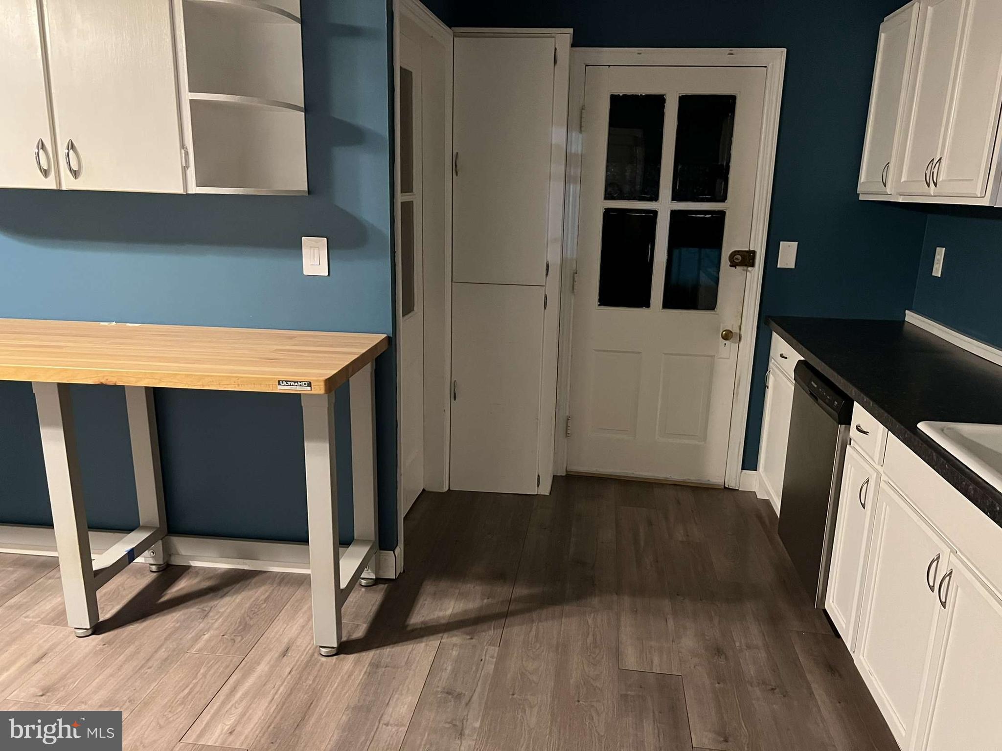 TEN HILLS - Residential