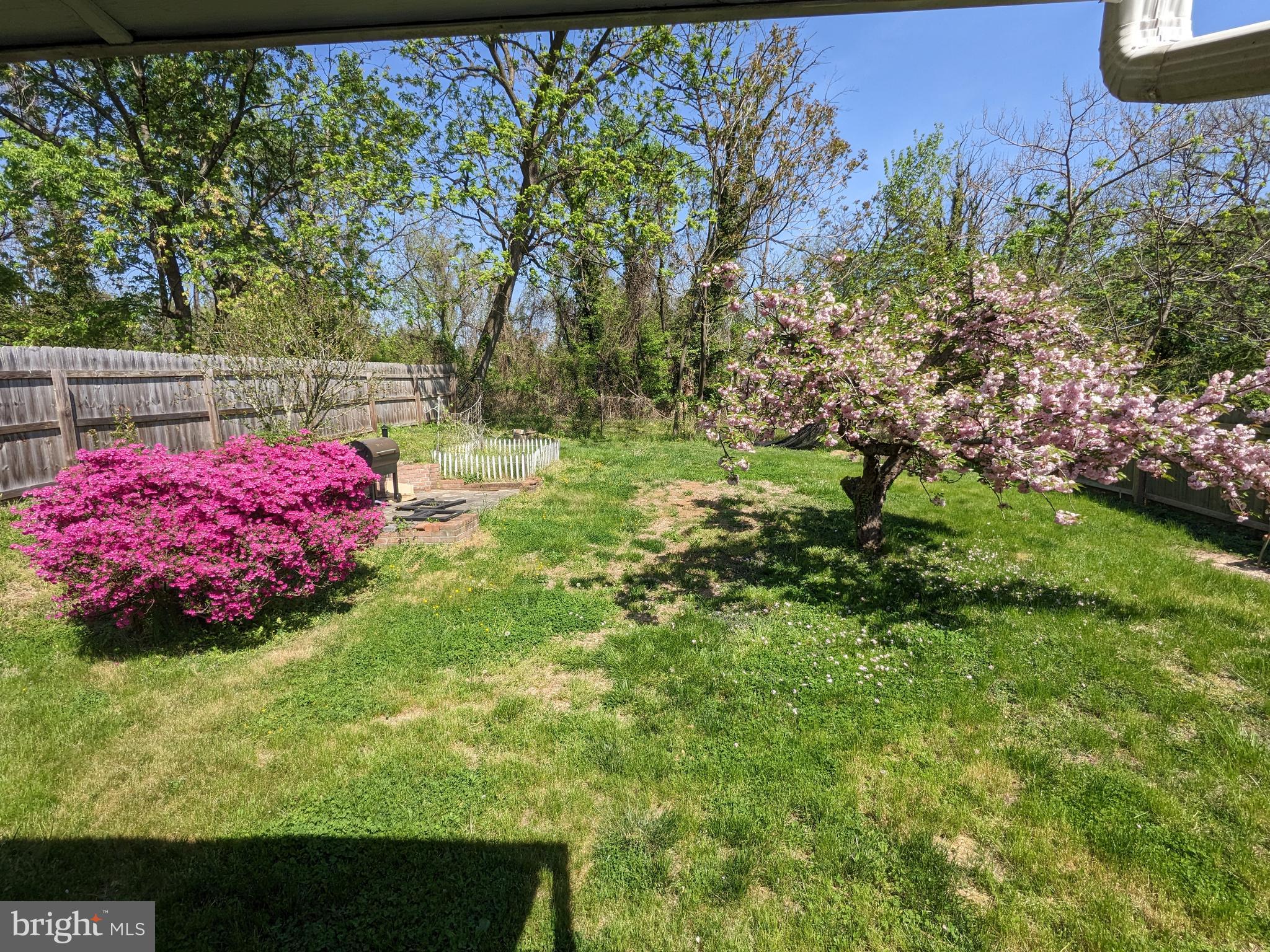 TEN HILLS - Residential