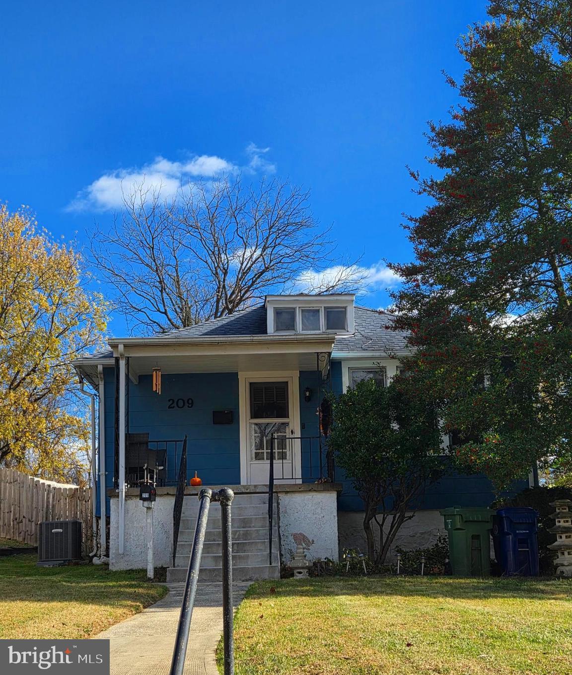 TEN HILLS - Residential