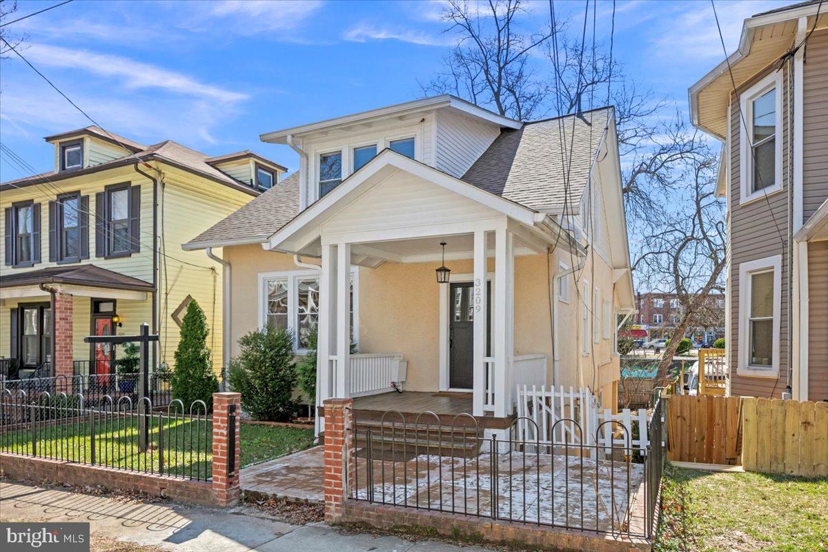 MT RAINIER - Residential