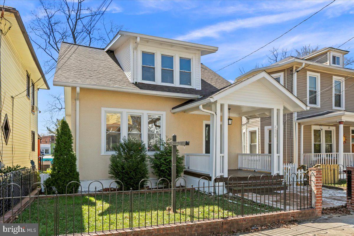 MT RAINIER - Residential