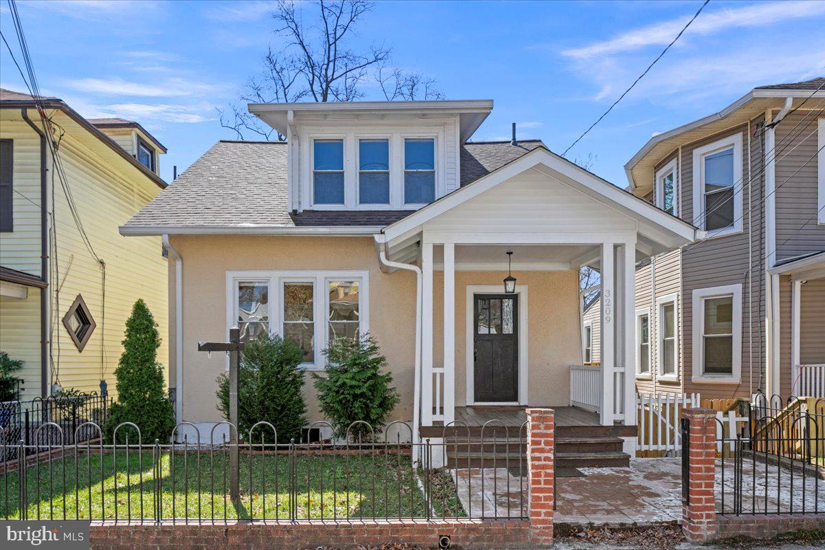 MT RAINIER - Residential