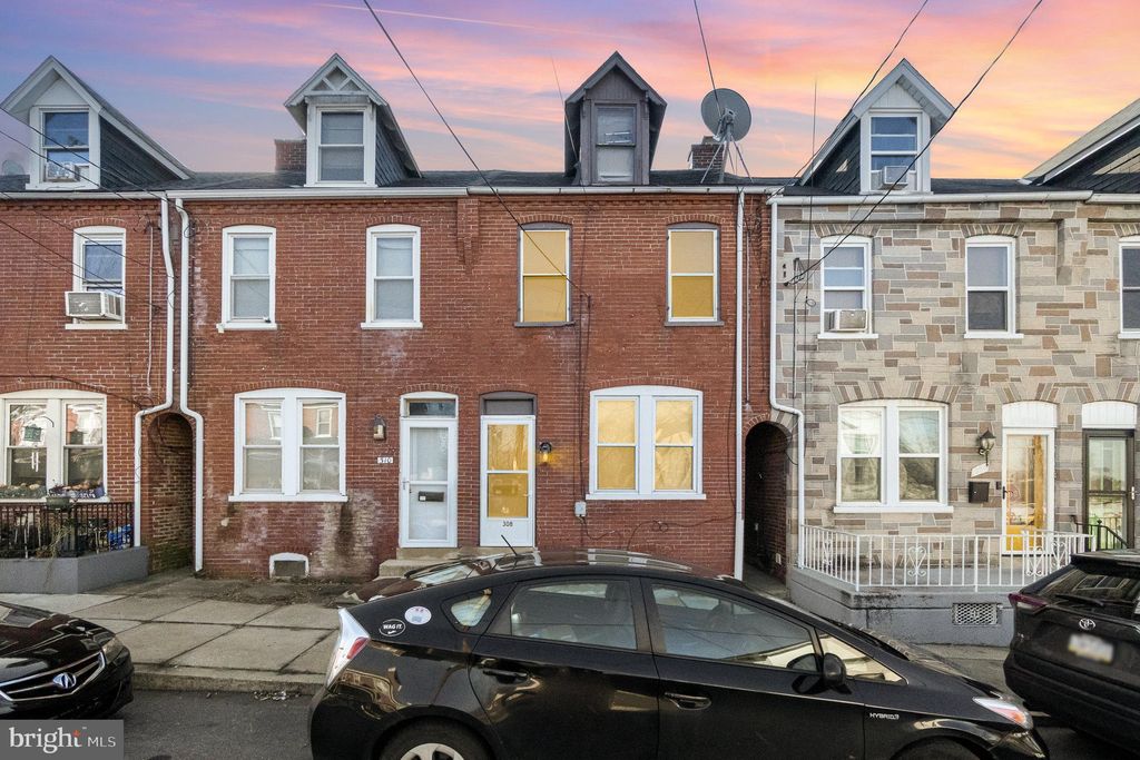 Photo of 308 Laurel Street, Lancaster, PA 17603 (MLS # PALA2041568)