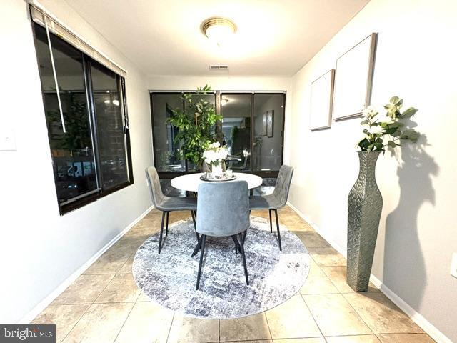 FARMINGDALE - Residential
