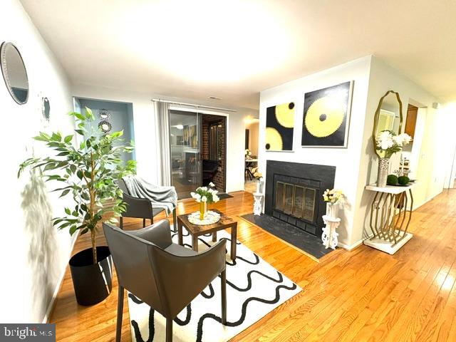 FARMINGDALE - Residential