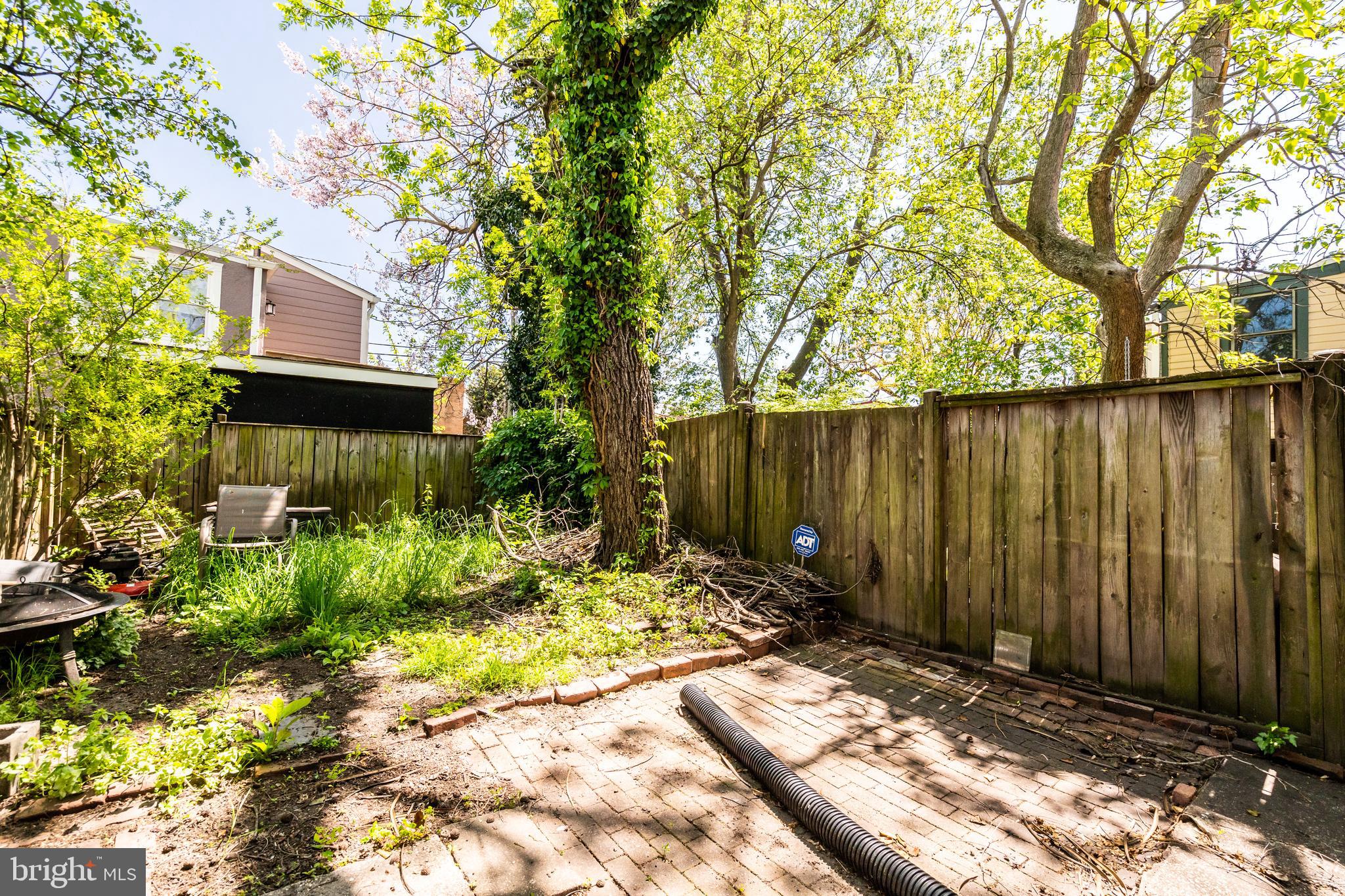 OLD TOWN ALEXANDRIA - Residential