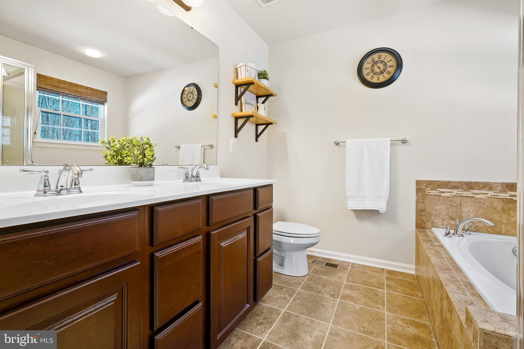 BAY VIEW WOODS - Residential