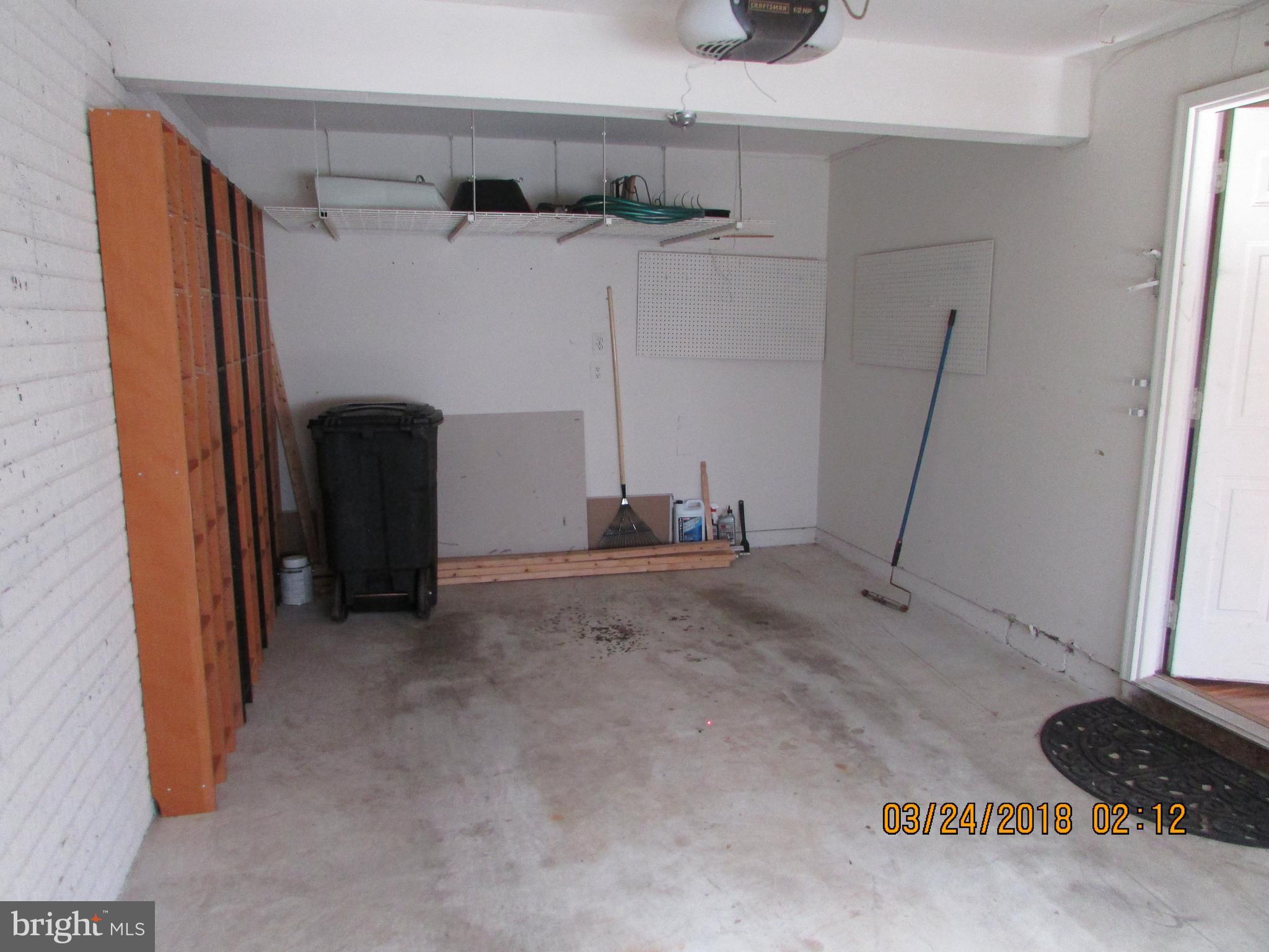 PARADISE - Residential Lease