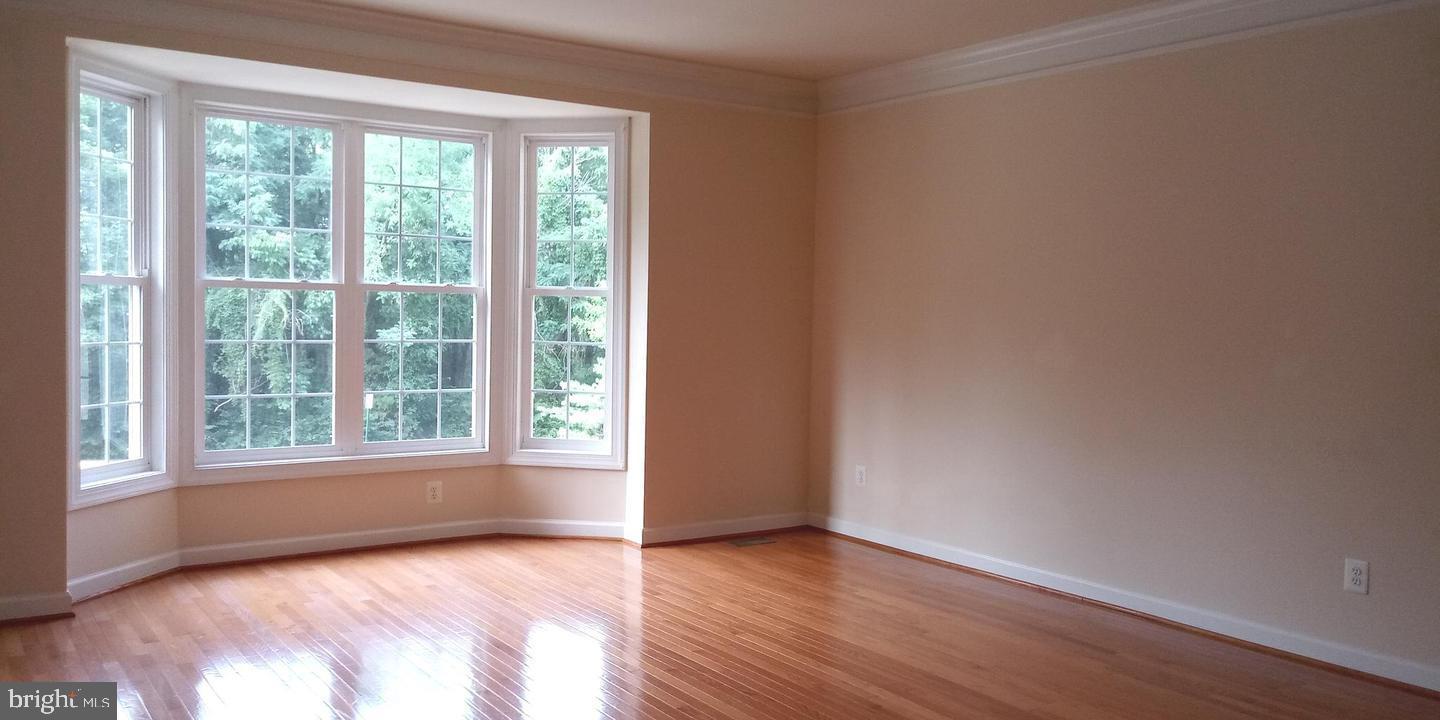 ELMWOOD - Residential Lease