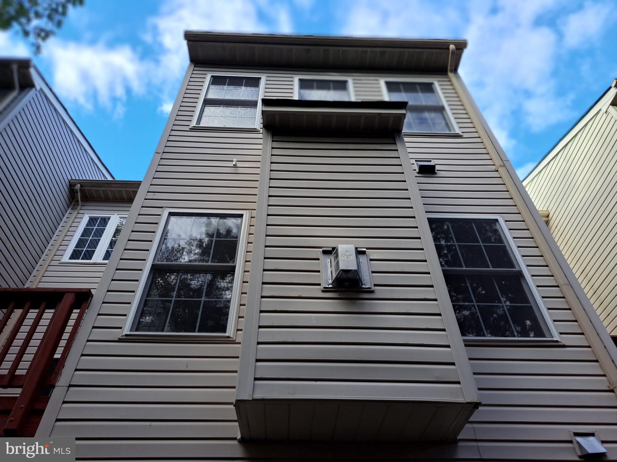 ELMWOOD - Residential Lease