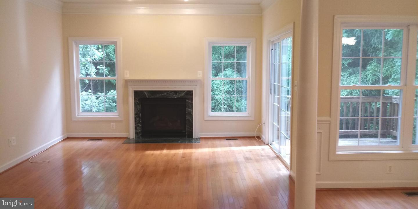 ELMWOOD - Residential Lease