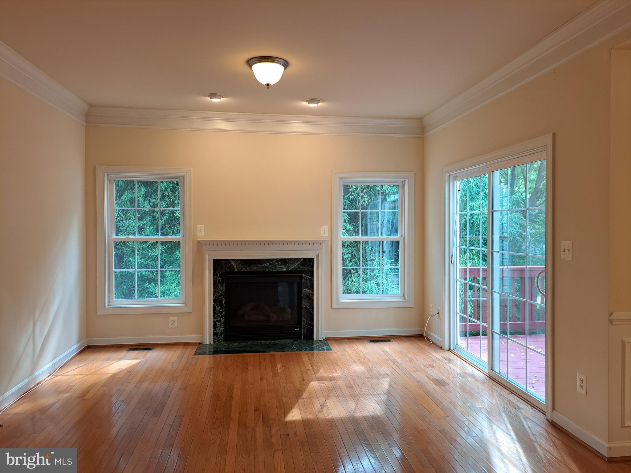 ELMWOOD - Residential Lease