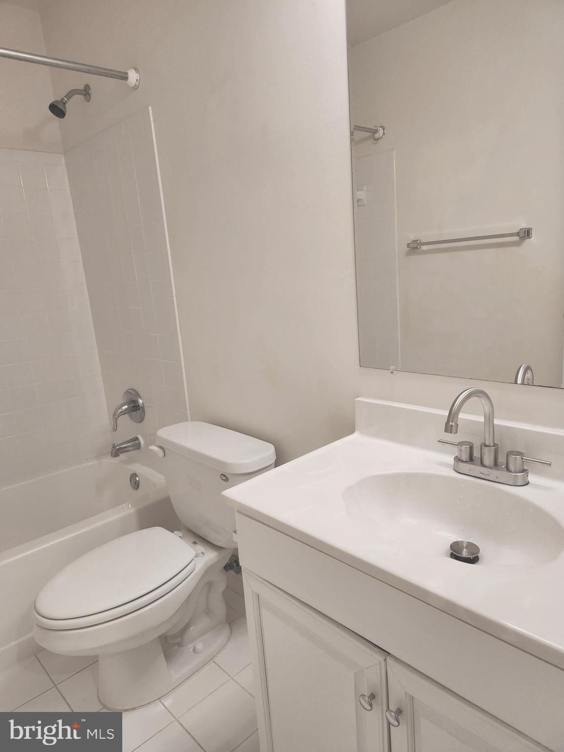 ELMWOOD - Residential Lease