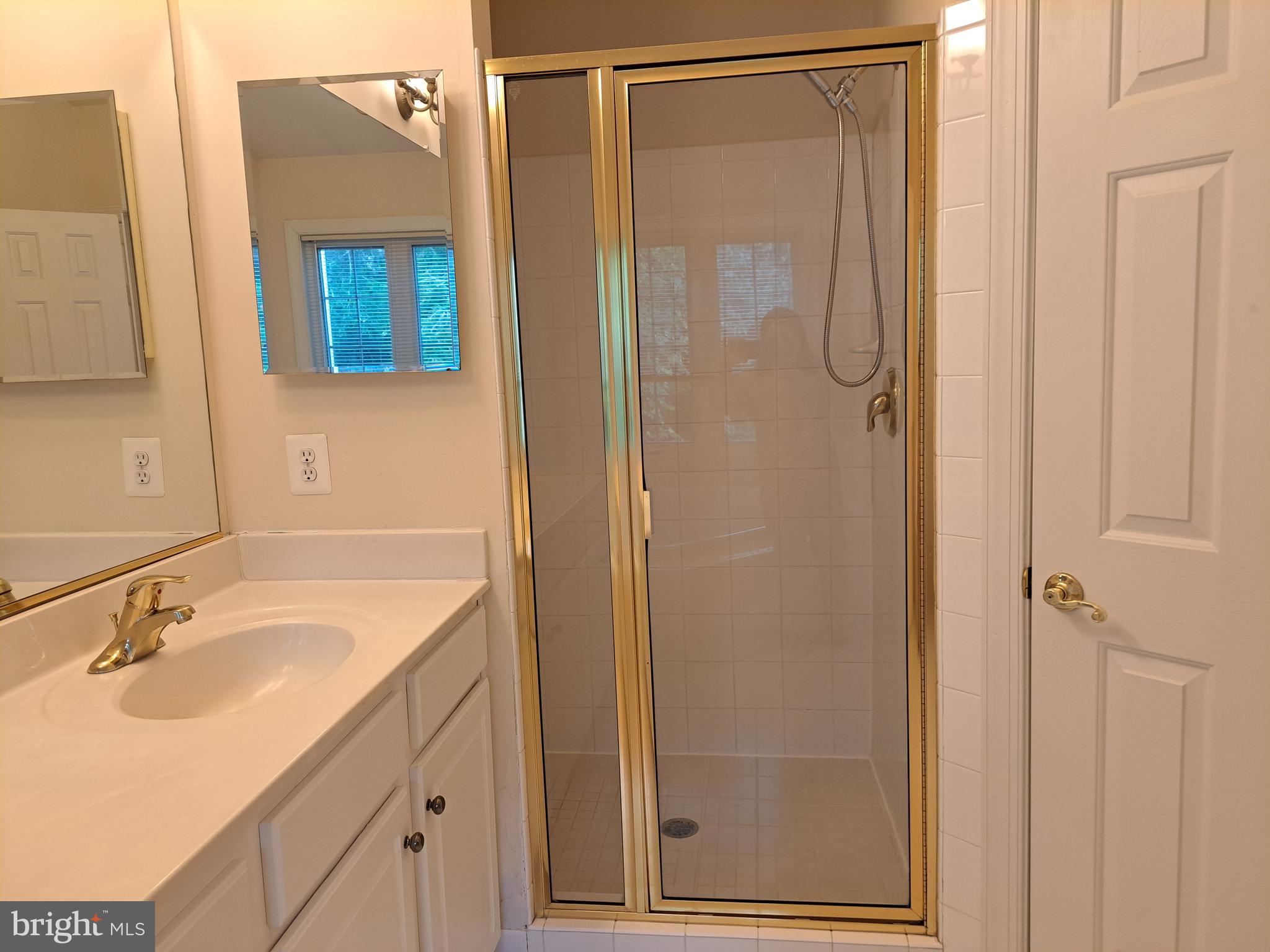 ELMWOOD - Residential Lease