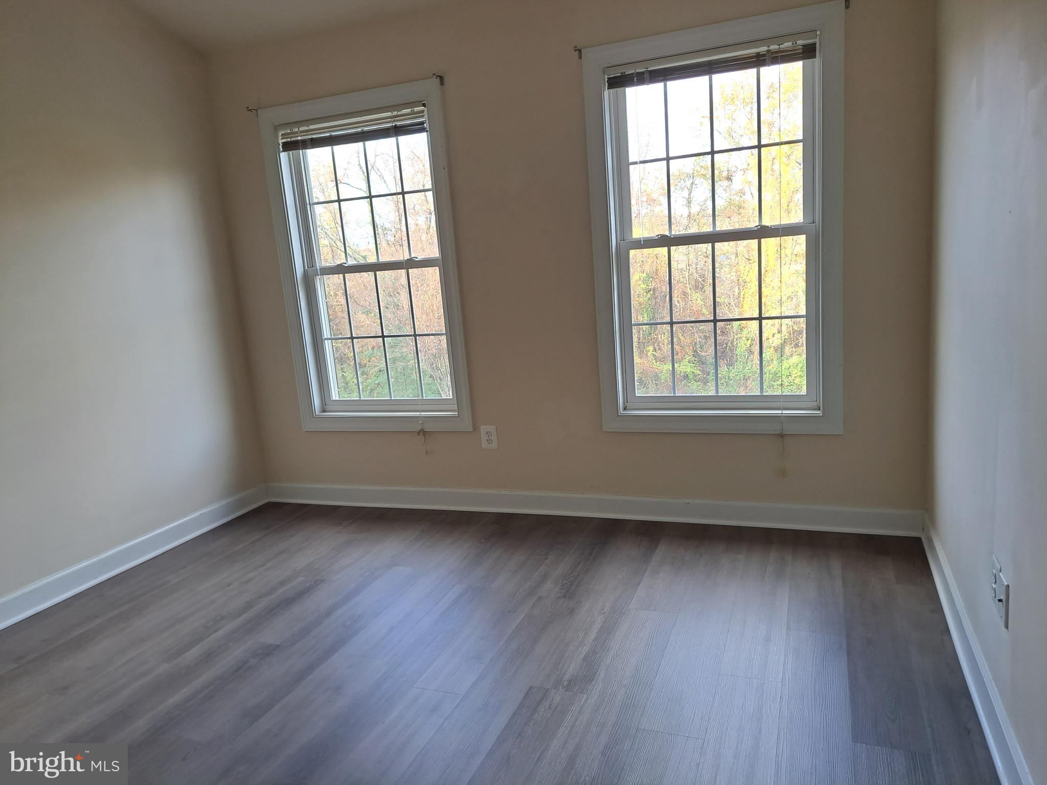 ELMWOOD - Residential Lease