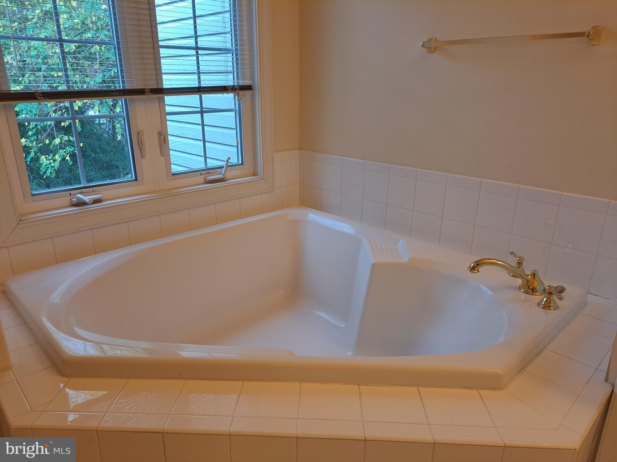 ELMWOOD - Residential Lease