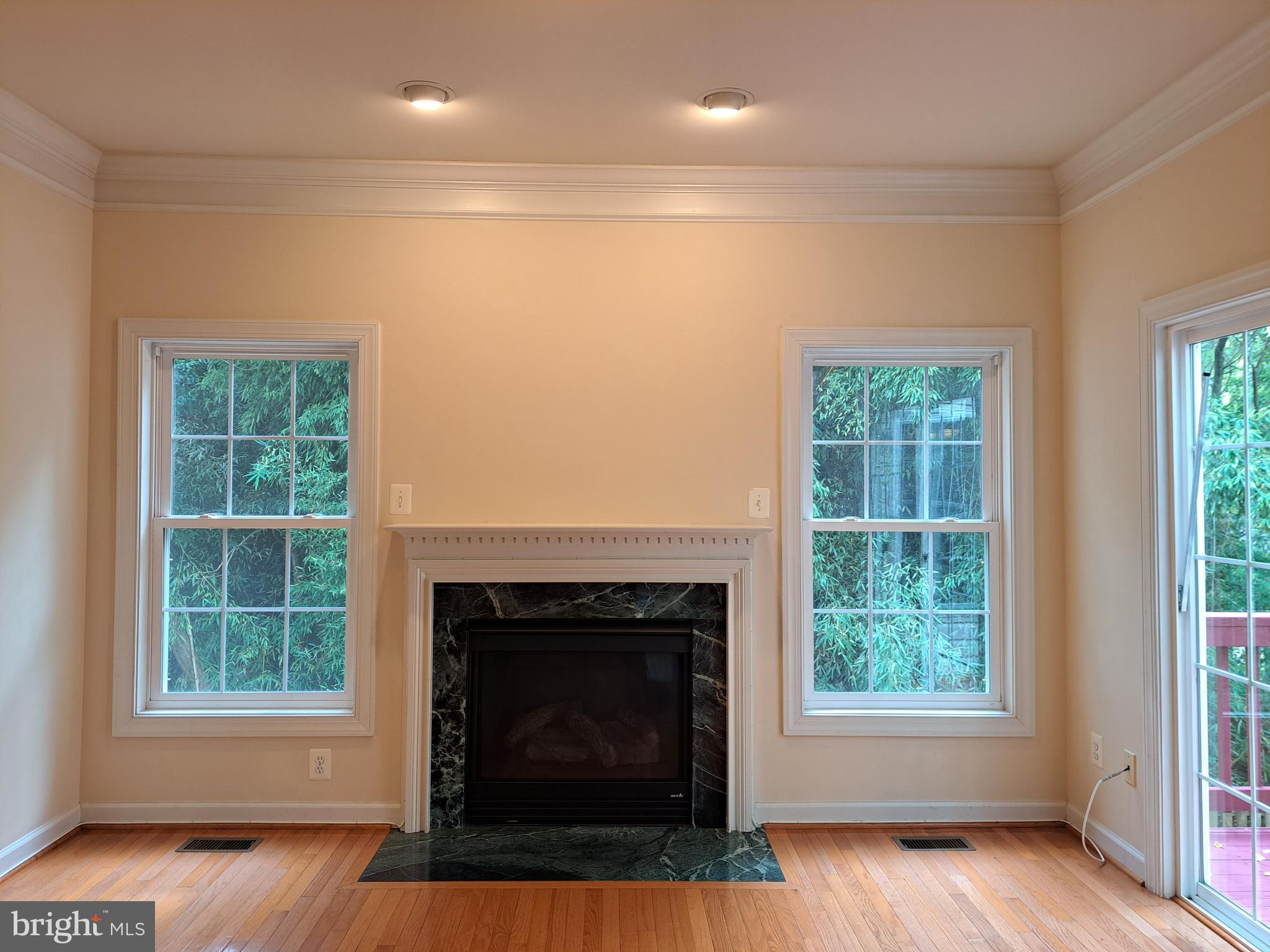 ELMWOOD - Residential Lease