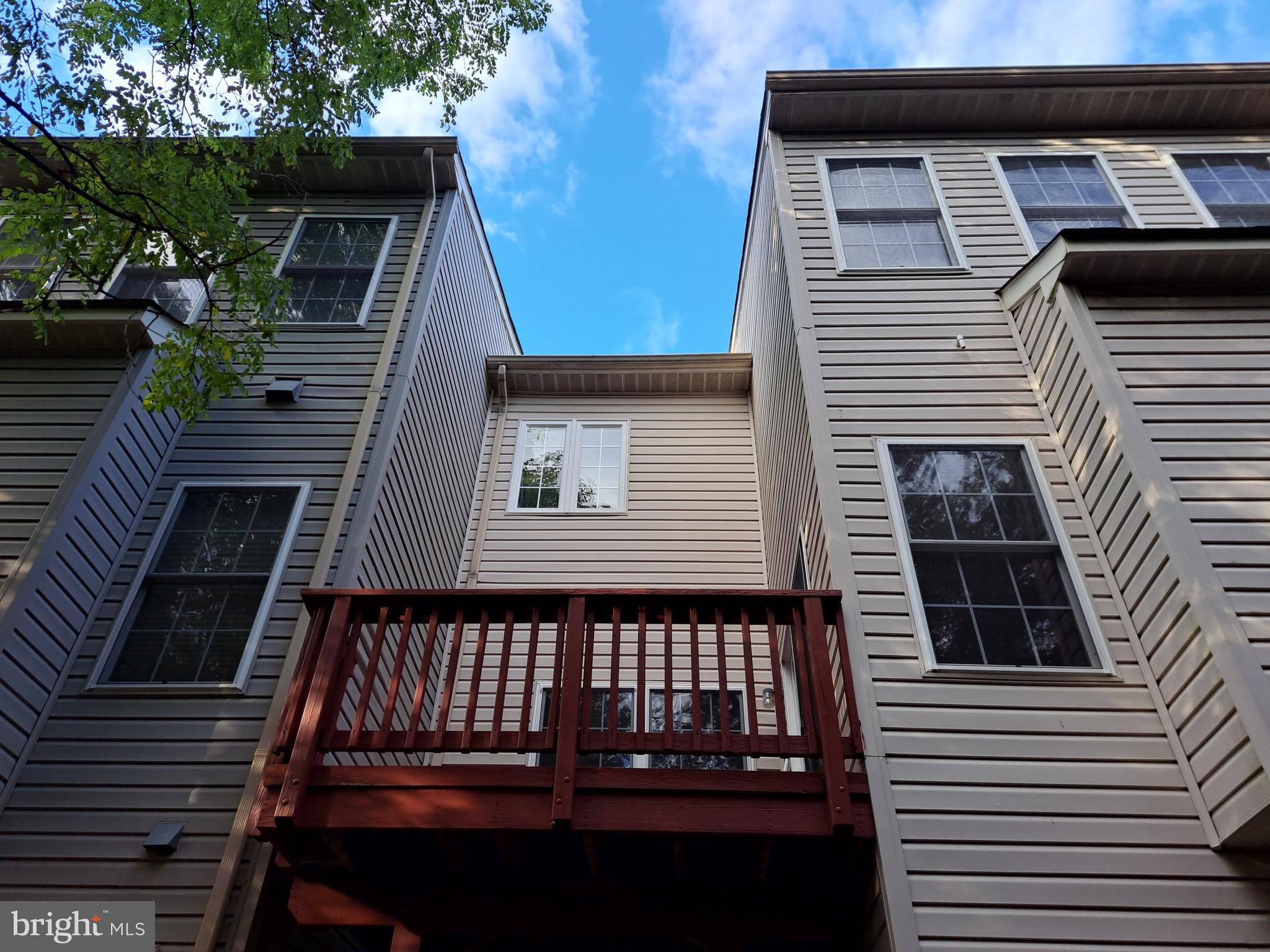 ELMWOOD - Residential Lease