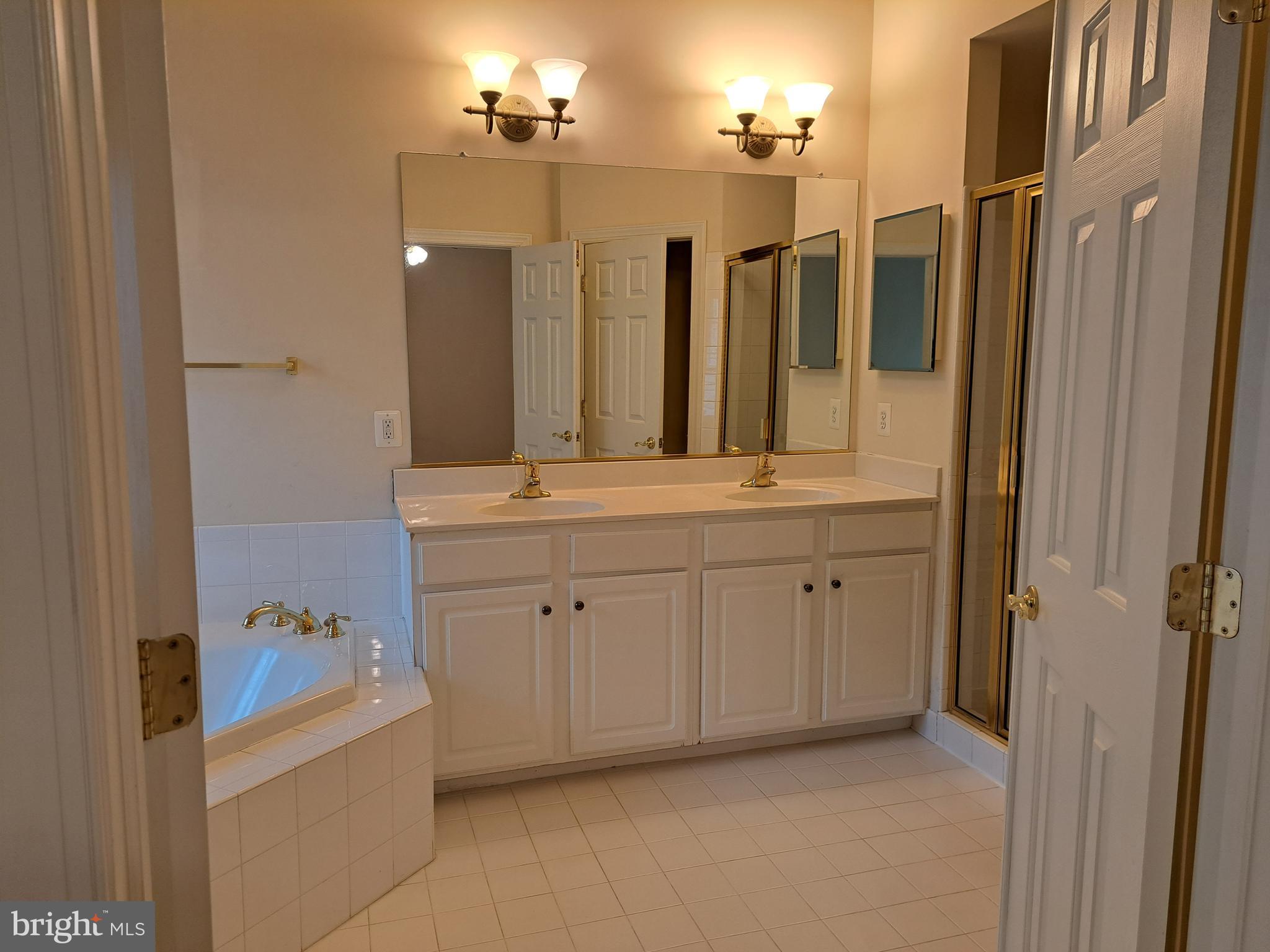 ELMWOOD - Residential Lease