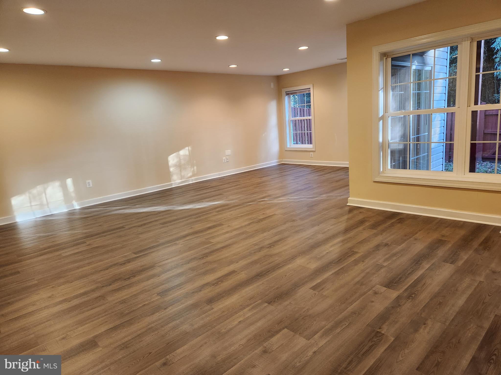 ELMWOOD - Residential Lease