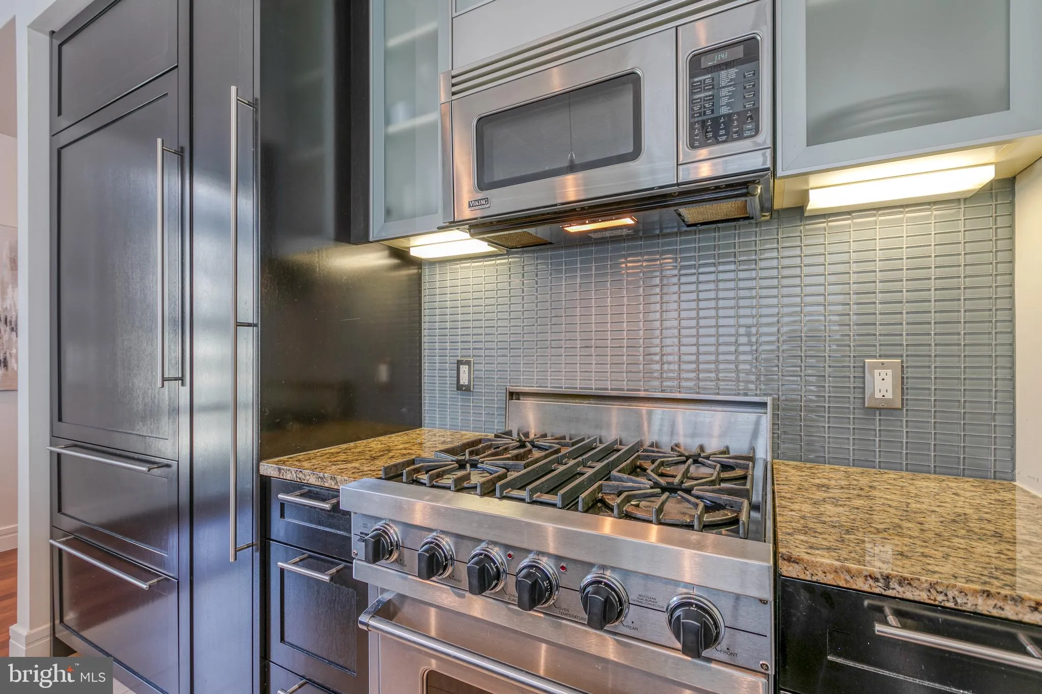 Philadelphia, Pennsylvania 19102, United States, 2 Bedrooms Bedrooms, ,2 BathroomsBathrooms,Residential,Active,257041