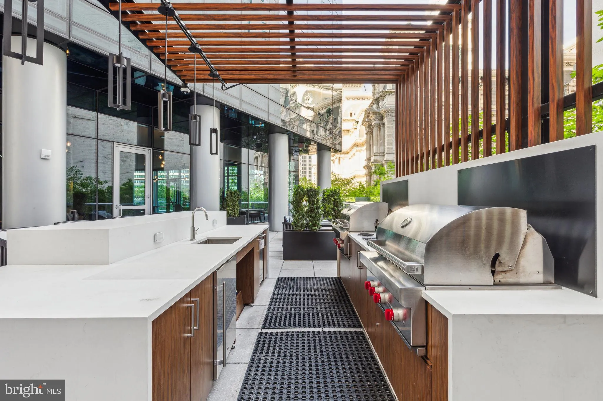 Philadelphia, Pennsylvania 19102, United States, 2 Bedrooms Bedrooms, ,2 BathroomsBathrooms,Residential,Active,257041