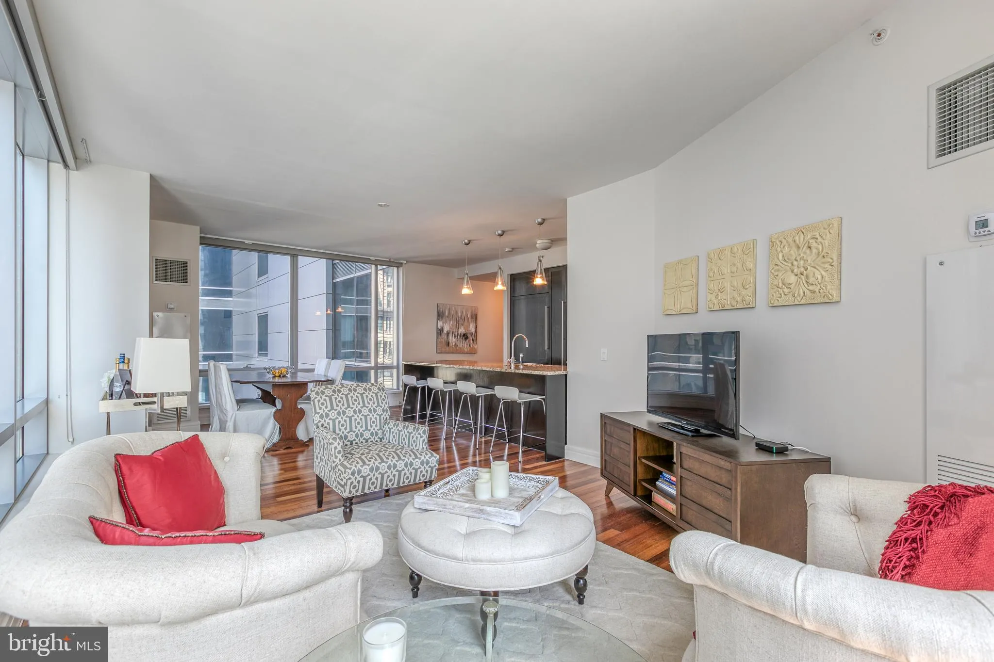 Philadelphia, Pennsylvania 19102, United States, 2 Bedrooms Bedrooms, ,2 BathroomsBathrooms,Residential,Active,257041