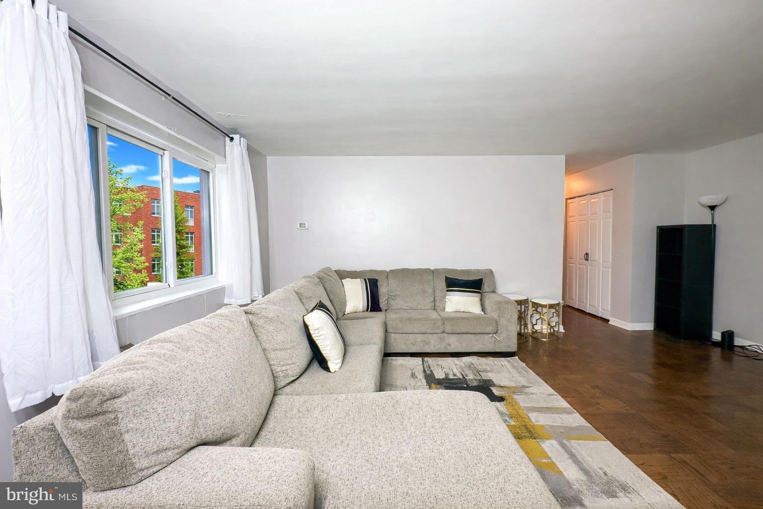 THE CAROLYN - Residential