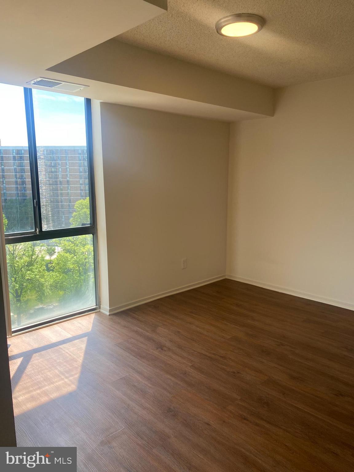 IDYLWOOD TOWERS CONDO - Residential Lease