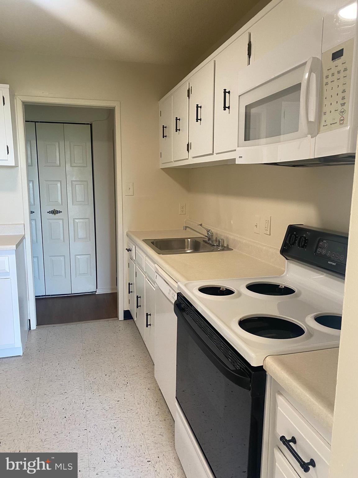 IDYLWOOD TOWERS CONDO - Residential Lease