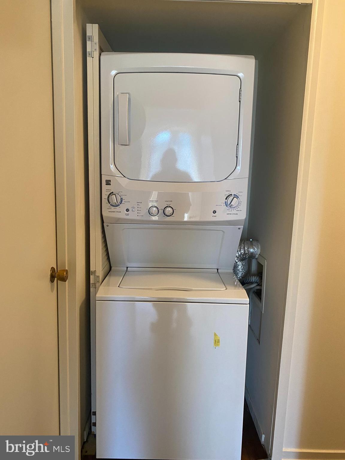 IDYLWOOD TOWERS CONDO - Residential Lease