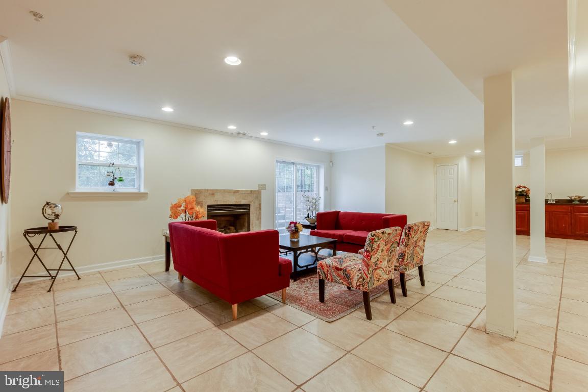 TANTALLON ON THE POTOMAC - Residential